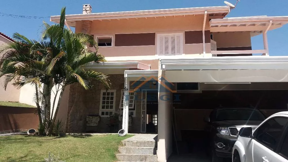 Casa de Condomínio à venda com 3 quartos, 250m² - Foto 3