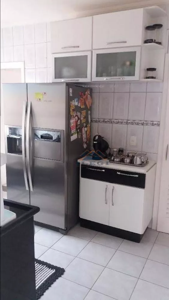 Casa de Condomínio à venda com 3 quartos, 250m² - Foto 13