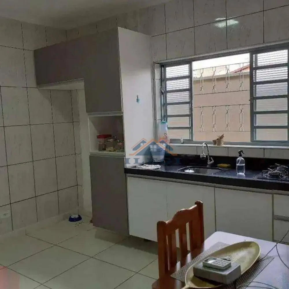 Casa, 4 quartos, 133 m² - Foto 1