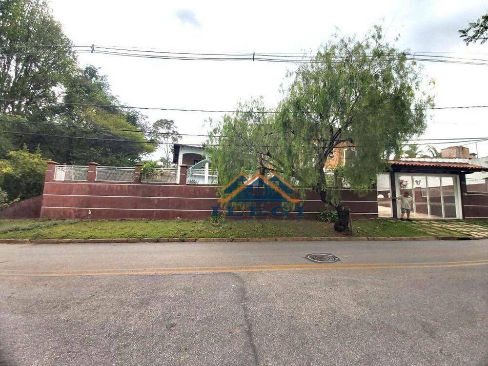 Casa de Condomínio à venda com 4 quartos, 545m² - Foto 2