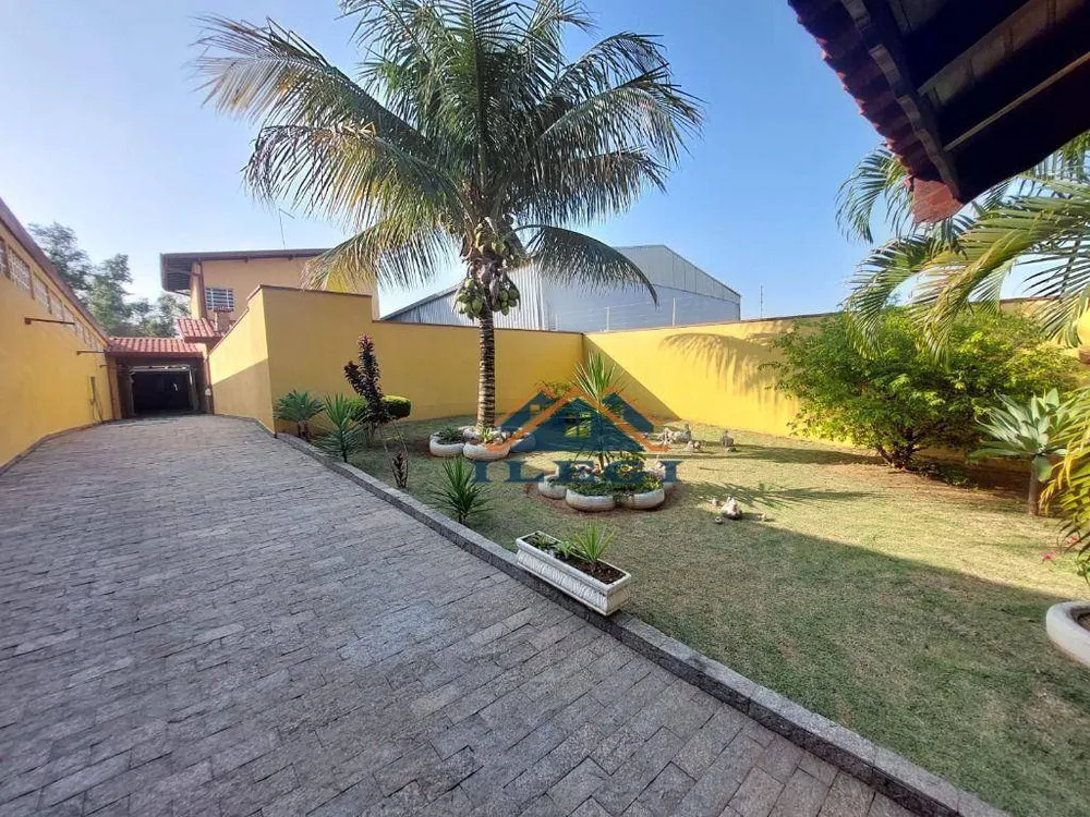 Casa, 3 quartos, 178 m² - Foto 1