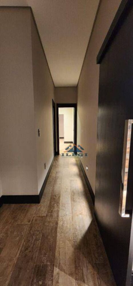 Casa, 3 quartos, 313 m² - Foto 1
