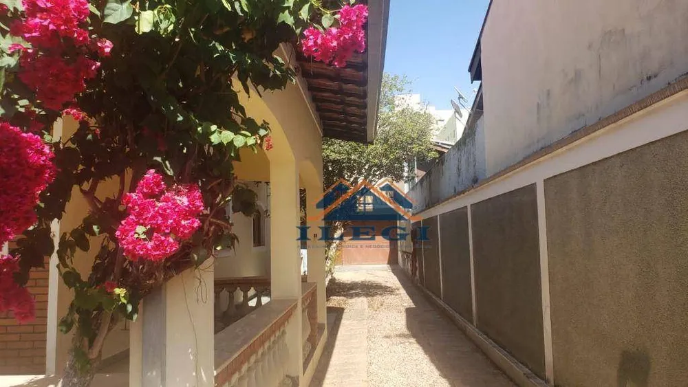 Casa, 3 quartos, 208 m² - Foto 2