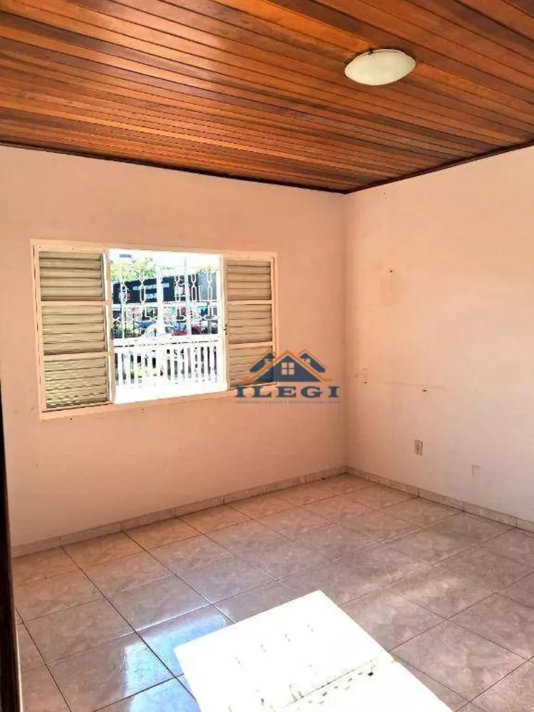 Casa à venda com 3 quartos, 227m² - Foto 12