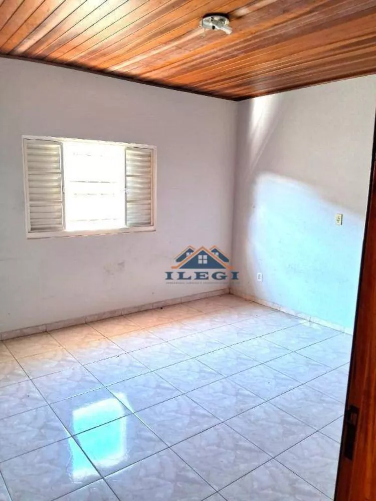 Casa à venda com 3 quartos, 227m² - Foto 11