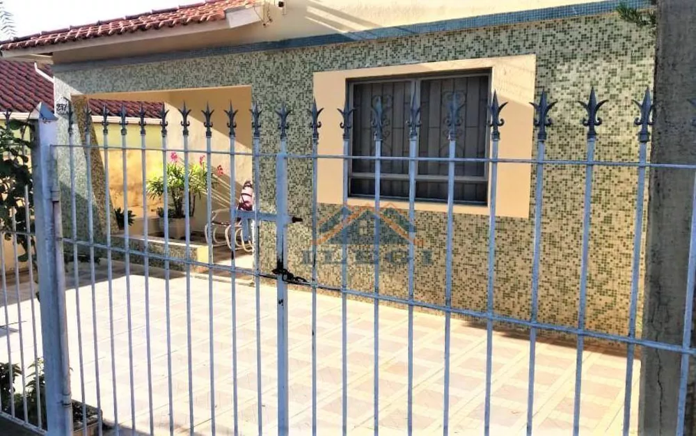 Casa à venda com 3 quartos, 180m² - Foto 2