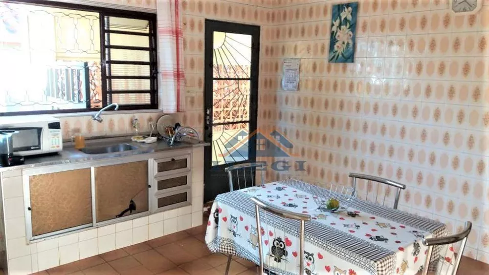 Casa à venda com 3 quartos, 180m² - Foto 3