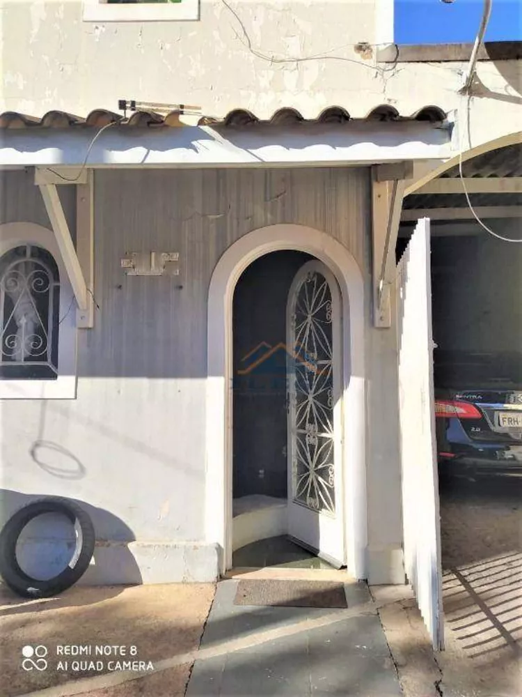 Casa à venda com 5 quartos, 600m² - Foto 2