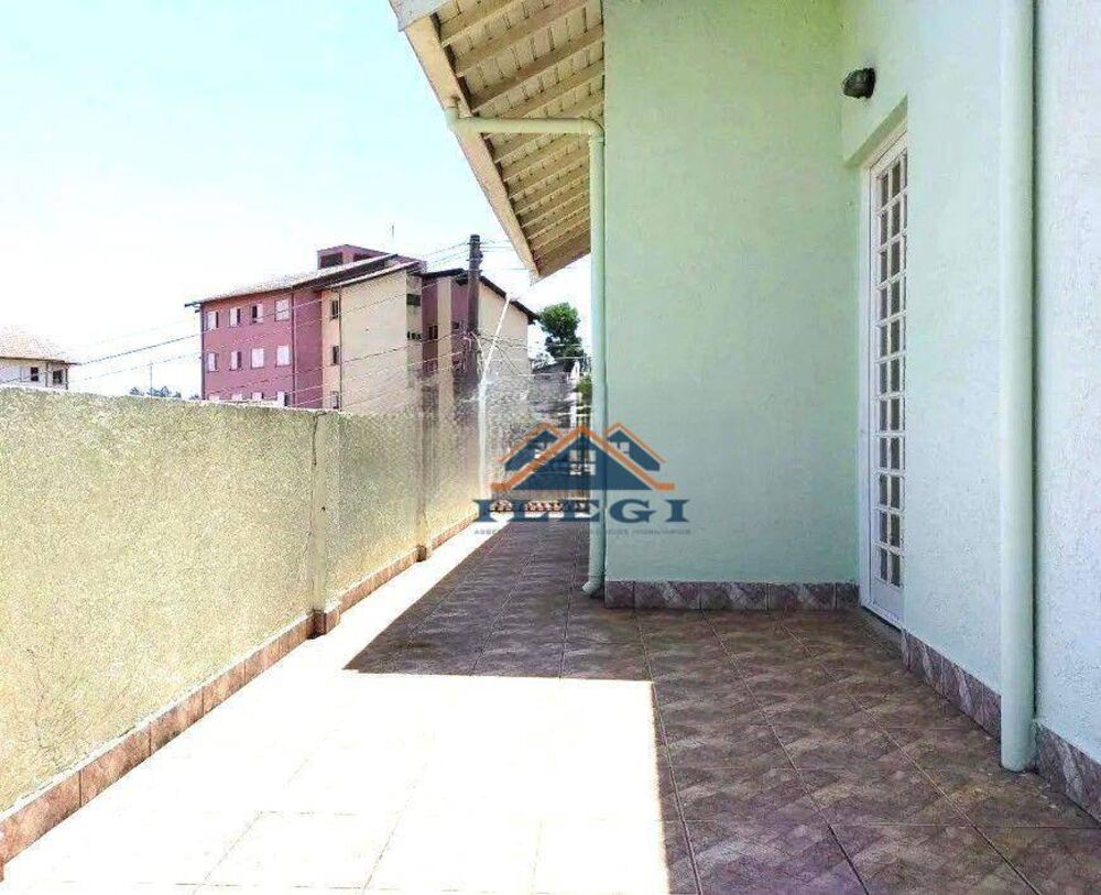 Casa à venda e aluguel com 3 quartos, 159m² - Foto 2