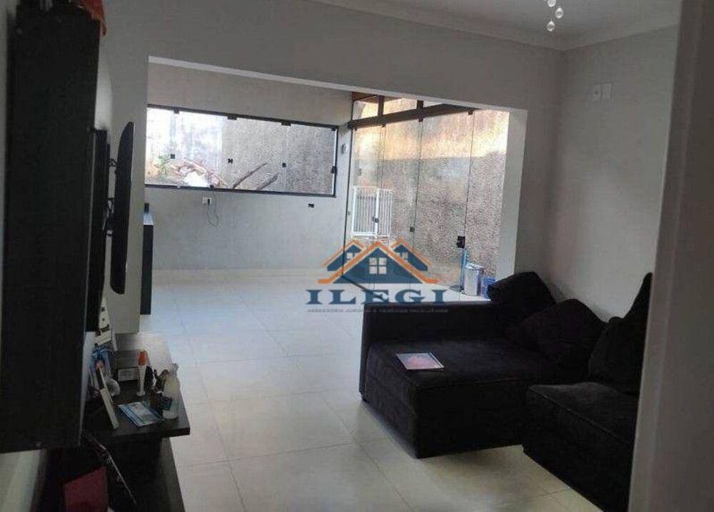 Casa à venda com 3 quartos, 285m² - Foto 4