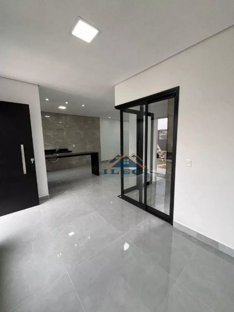 Casa à venda com 3 quartos, 91m² - Foto 1