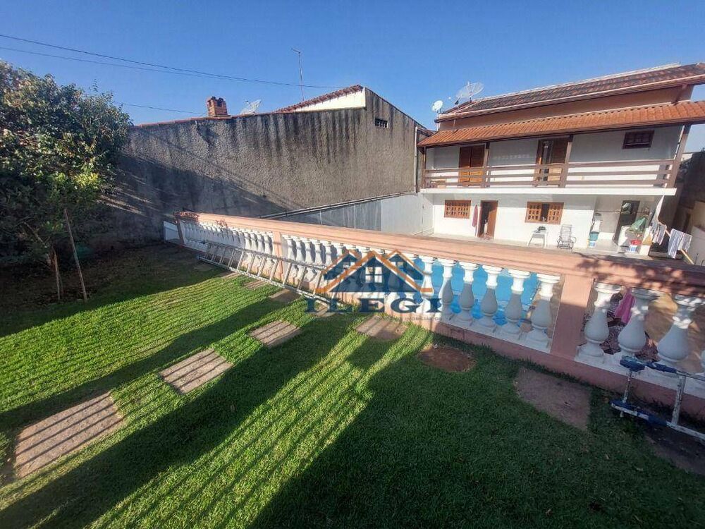 Casa à venda com 2 quartos, 204m² - Foto 1