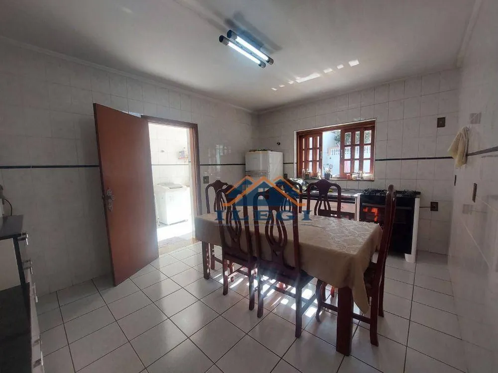 Casa, 2 quartos, 204 m² - Foto 8