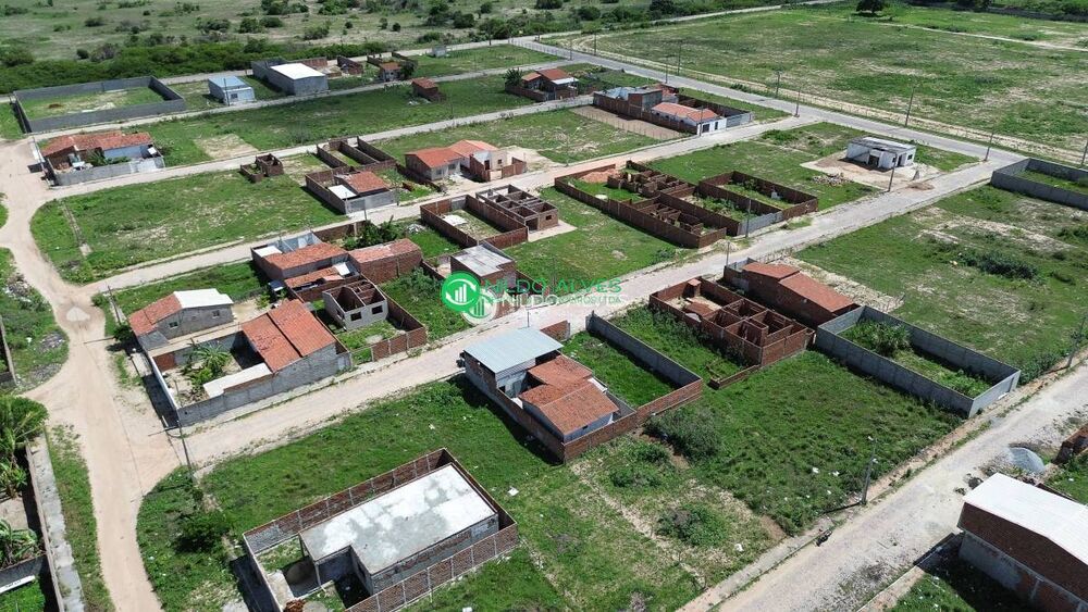 Terreno à venda com 1 quarto, 200m² - Foto 3