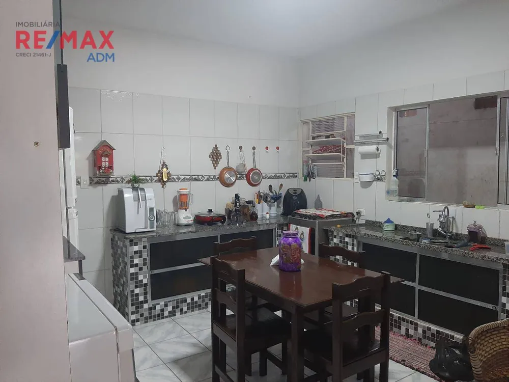 Casa, 4 quartos, 230 m² - Foto 2