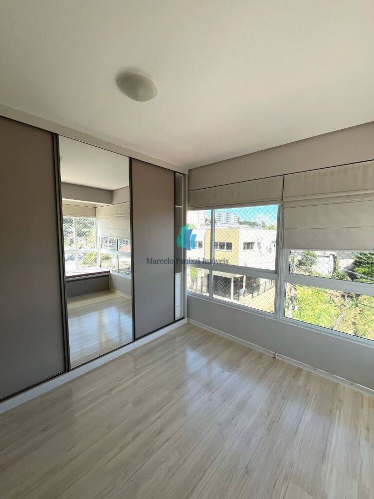 Apartamento à venda com 2 quartos, 70m² - Foto 3