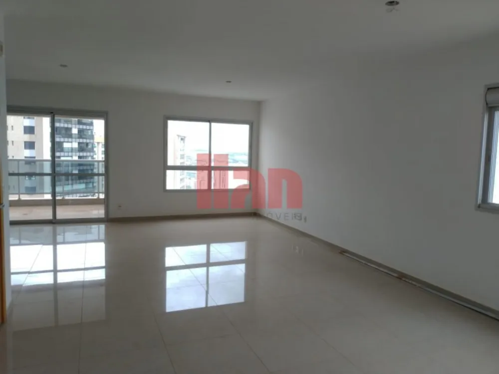 Apartamento, 3 quartos, 214 m² - Foto 2