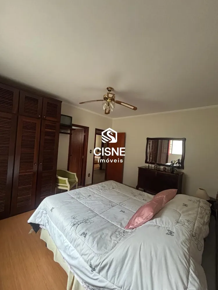 Casa, 3 quartos, 250 m² - Foto 3