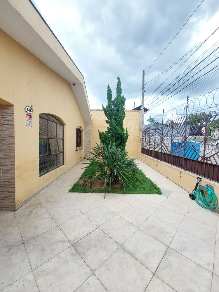 Casa à venda com 3 quartos, 189m² - Foto 1