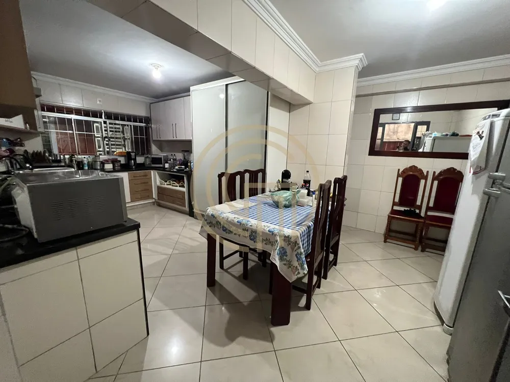 Sobrado, 3 quartos, 222 m² - Foto 1