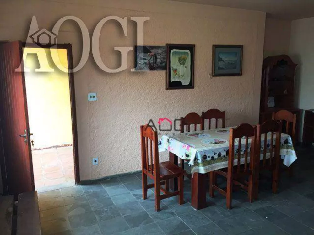 Casa, 4 quartos, 198 m² - Foto 1