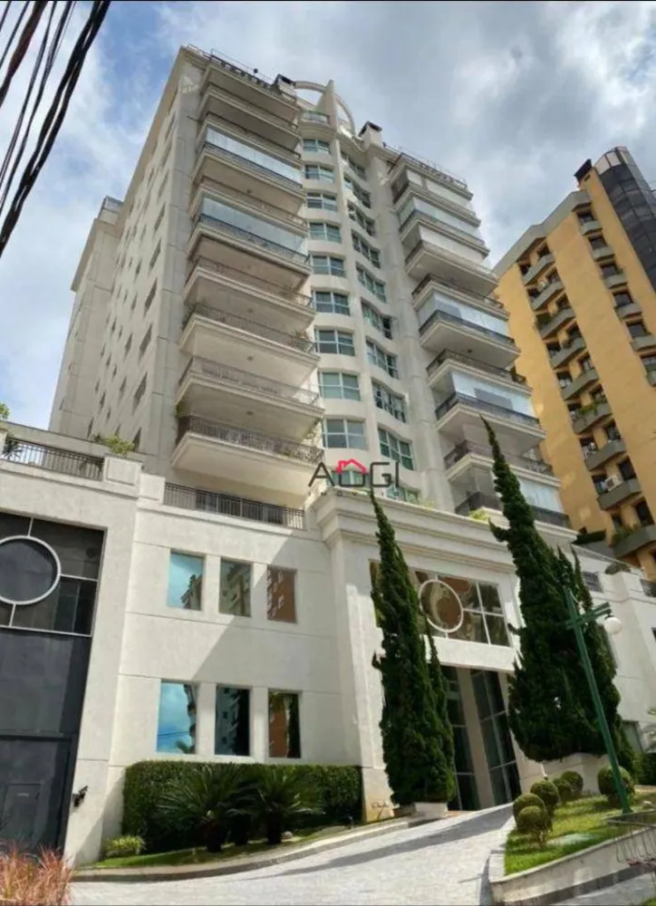 Apartamento, 3 quartos, 206 m² - Foto 1