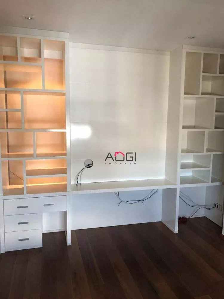 Cobertura, 3 quartos, 210 m² - Foto 1