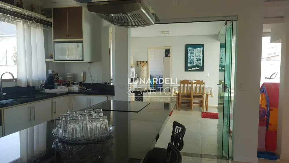 Casa, 3 quartos, 230 m² - Foto 2