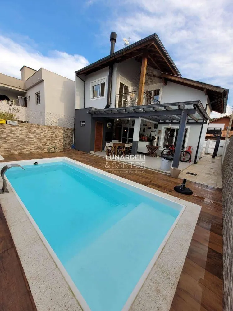 Casa, 3 quartos, 180 m² - Foto 1