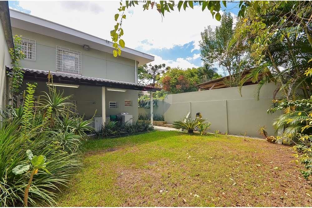 Prédio Inteiro à venda com 8 quartos, 216m² - Foto 15