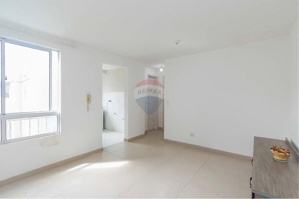 Apartamento à venda com 2 quartos, 42m² - Foto 2