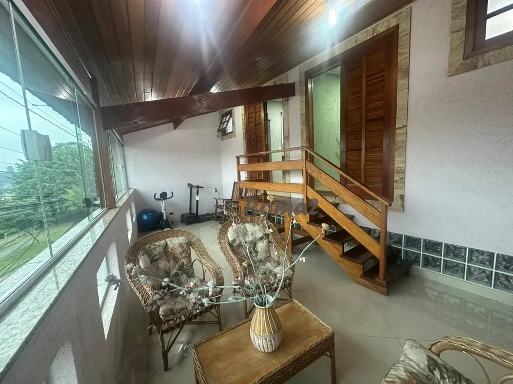 Sobrado, 3 quartos, 302 m² - Foto 1