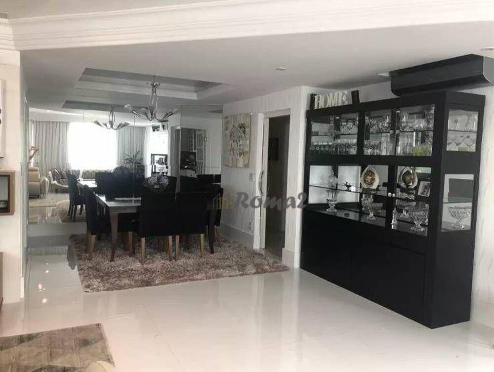 Apartamento à venda com 3 quartos, 180m² - Foto 2