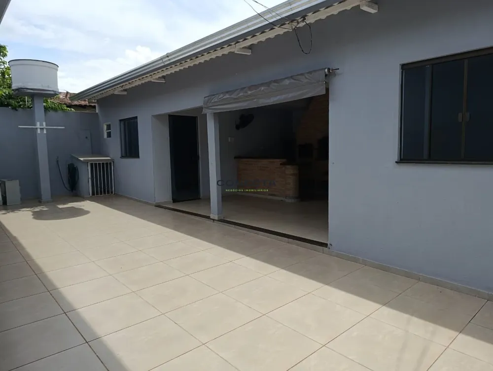 Casa, 4 quartos, 215 m² - Foto 1