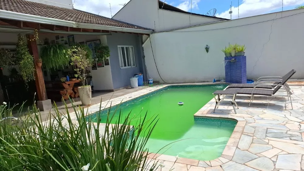 Casa, 4 quartos, 239 m² - Foto 1