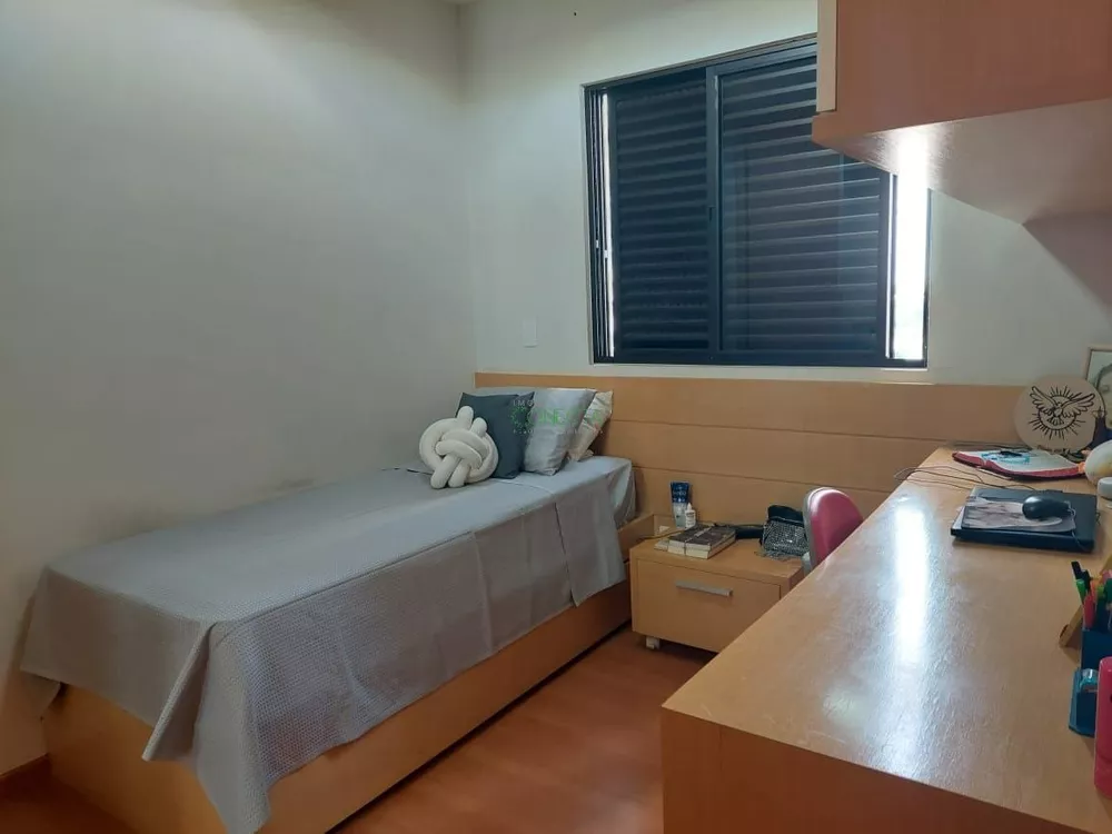 Apartamento, 3 quartos, 162 m² - Foto 2