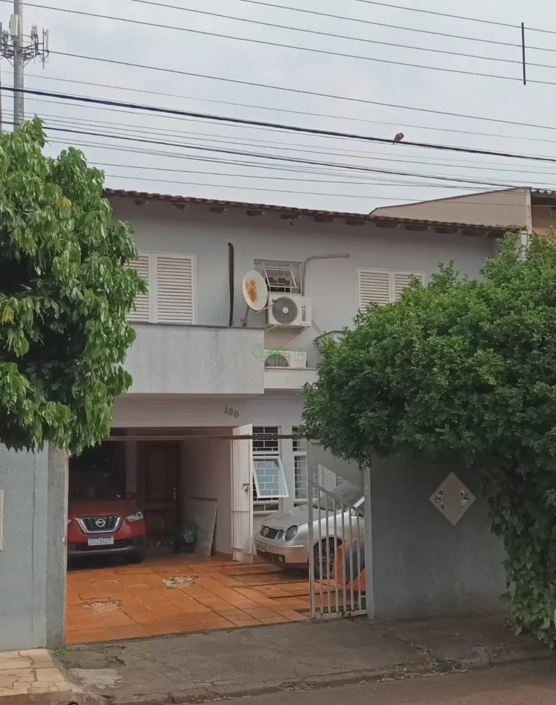 Casa, 3 quartos, 223 m² - Foto 1