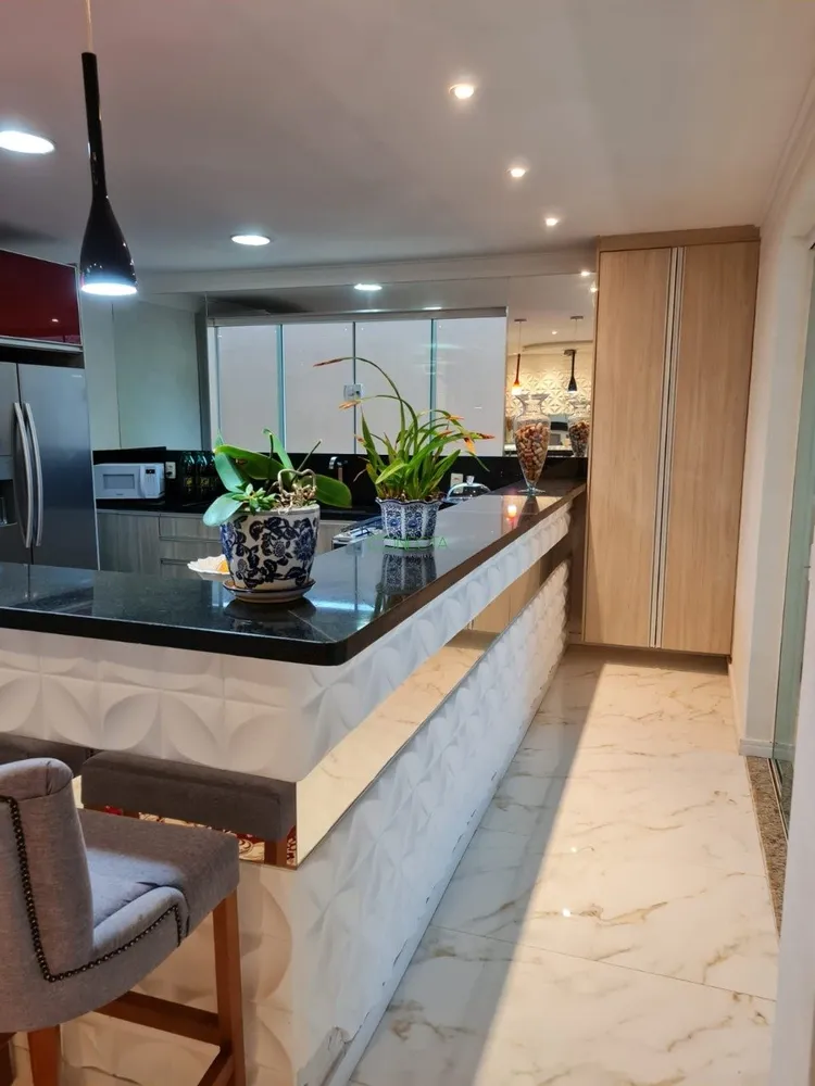 Casa, 3 quartos, 300 m² - Foto 1