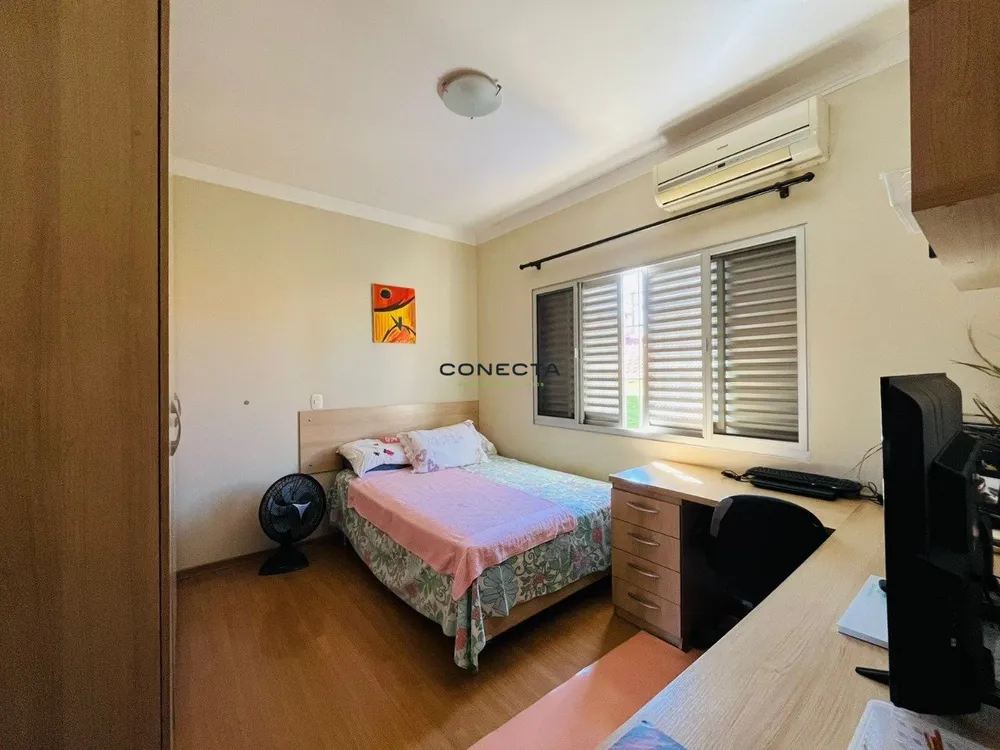Casa, 3 quartos, 191 m² - Foto 2