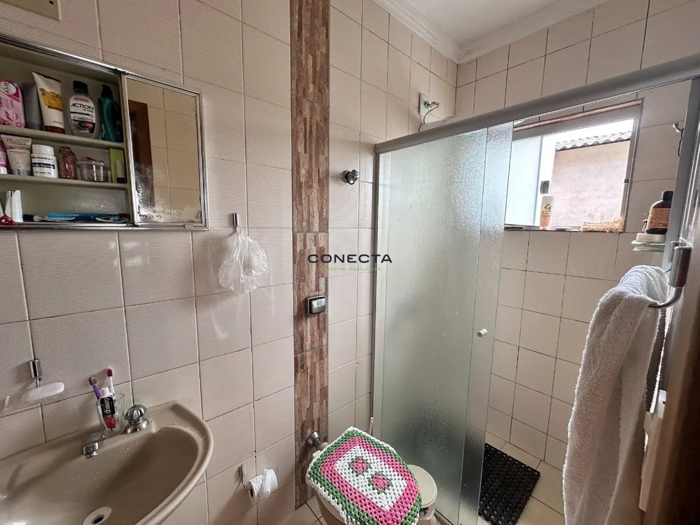 Casa, 3 quartos, 196 m² - Foto 1