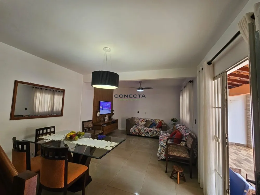 Casa, 4 quartos, 250 m² - Foto 2