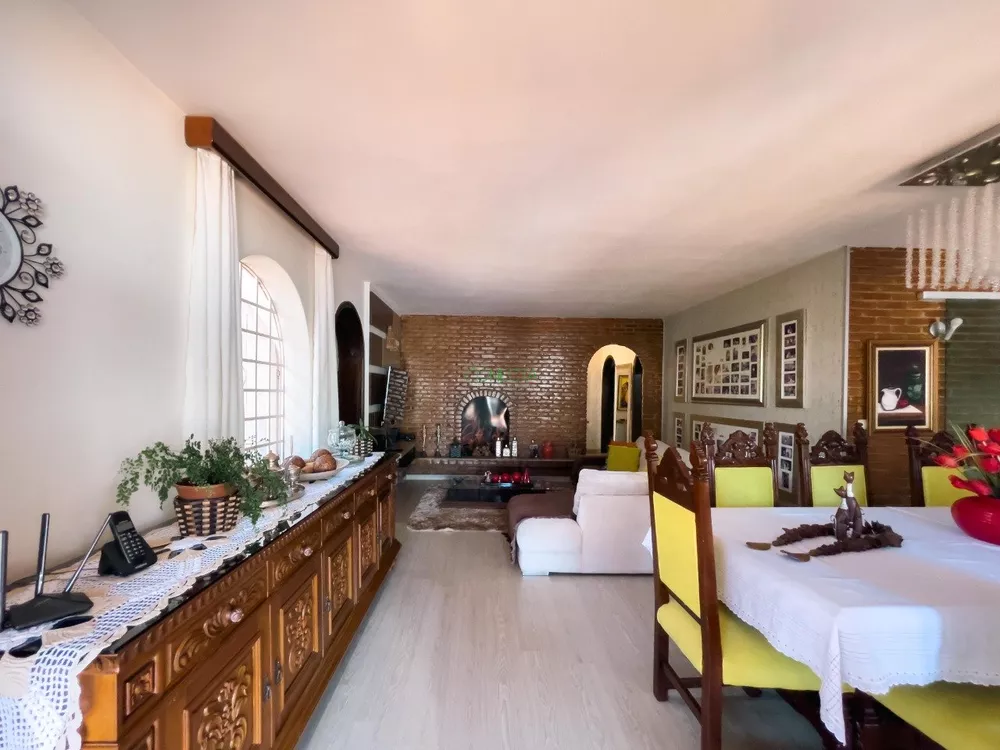 Casa, 4 quartos, 258 m² - Foto 3