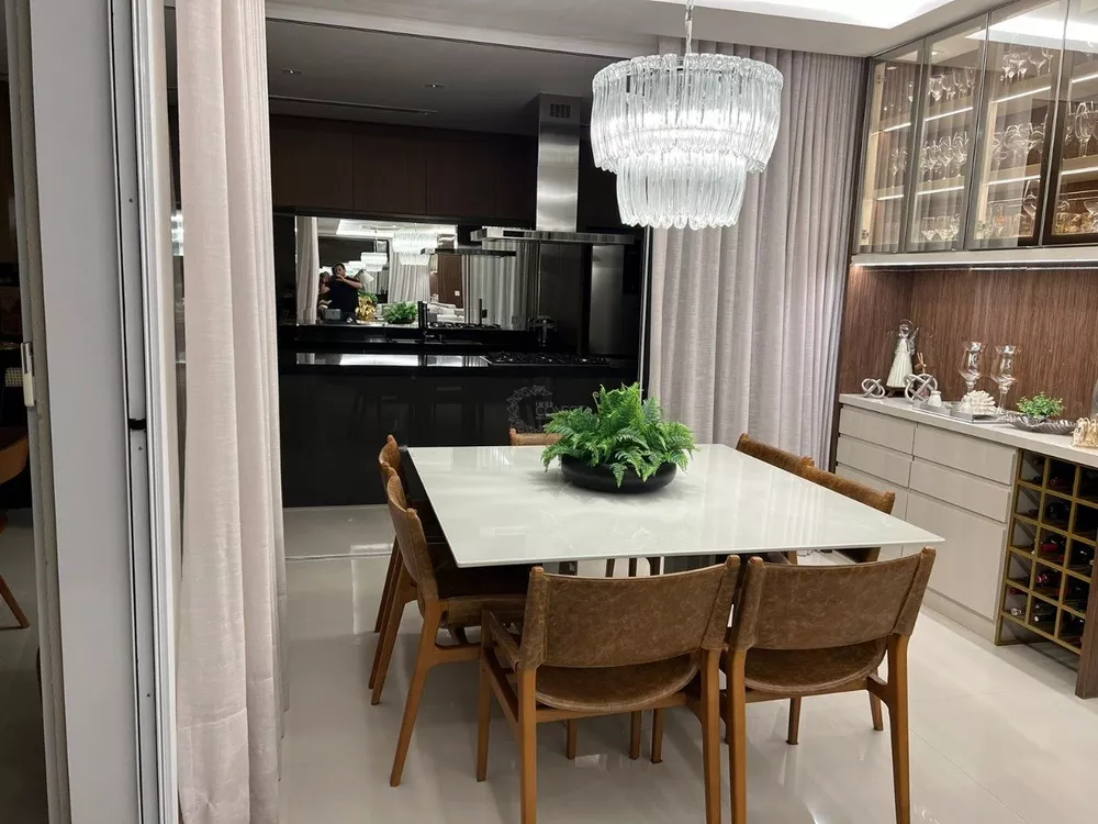 Apartamento, 3 quartos, 245 m² - Foto 1
