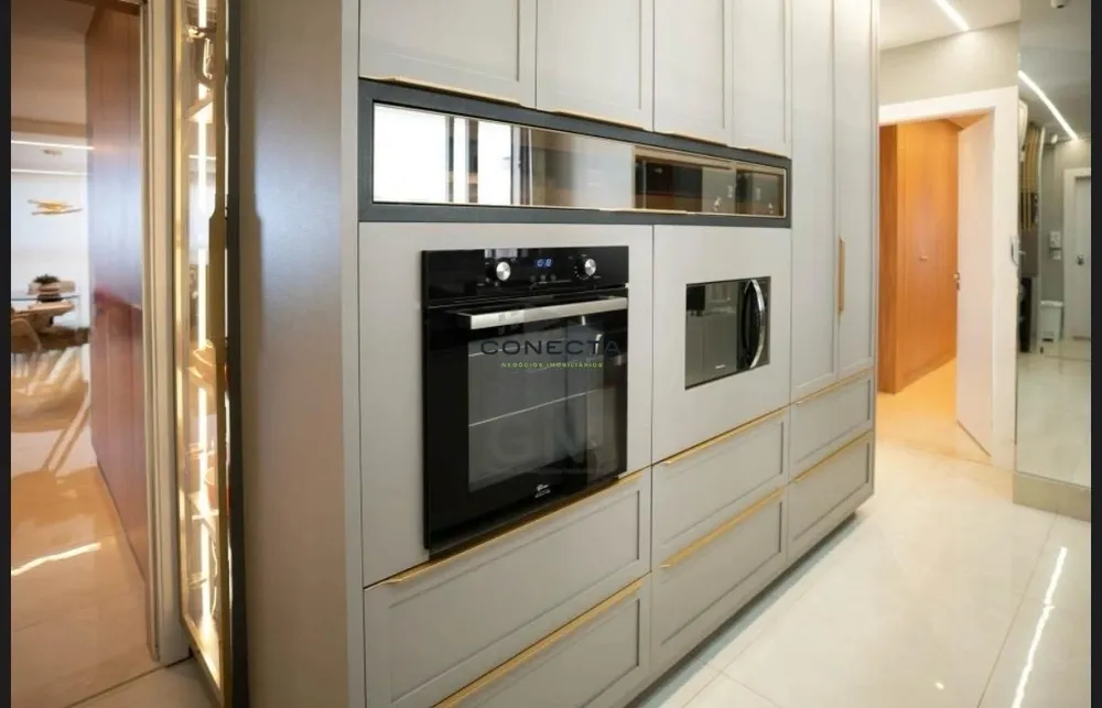 Apartamento, 3 quartos, 216 m² - Foto 2
