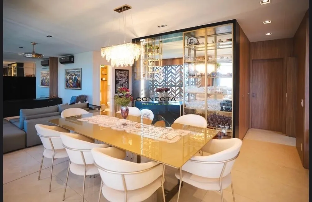Apartamento, 3 quartos, 216 m² - Foto 1