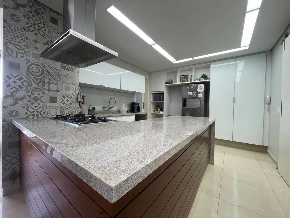Apartamento, 4 quartos, 269 m² - Foto 1