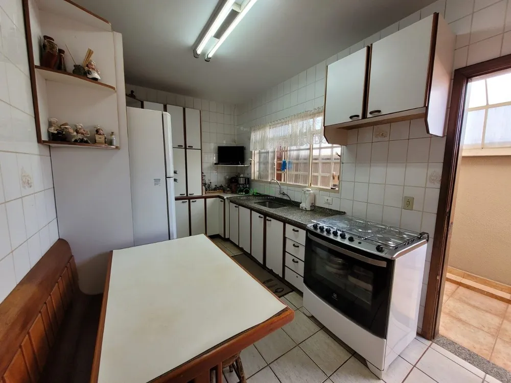 Casa, 4 quartos, 200 m² - Foto 11