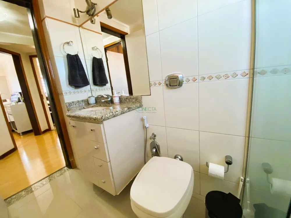 Apartamento, 3 quartos, 242 m² - Foto 2