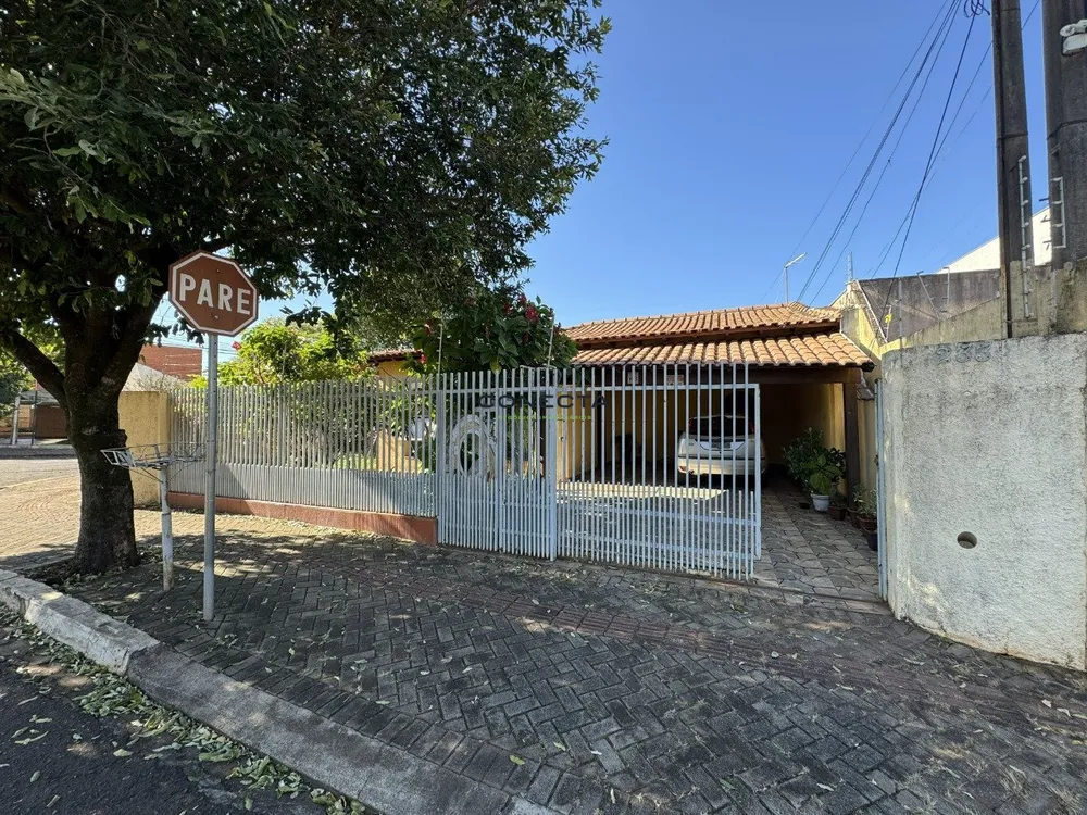 Casa, 3 quartos, 259 m² - Foto 1