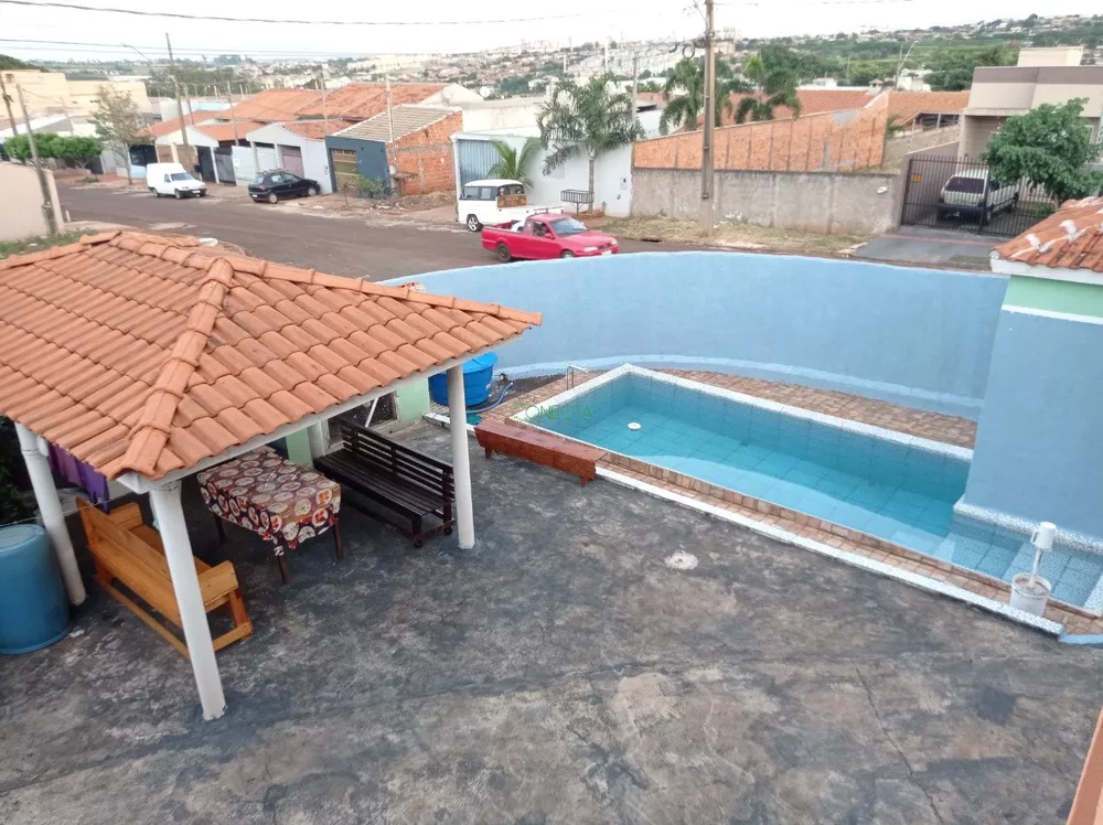 Casa, 4 quartos, 200 m² - Foto 1